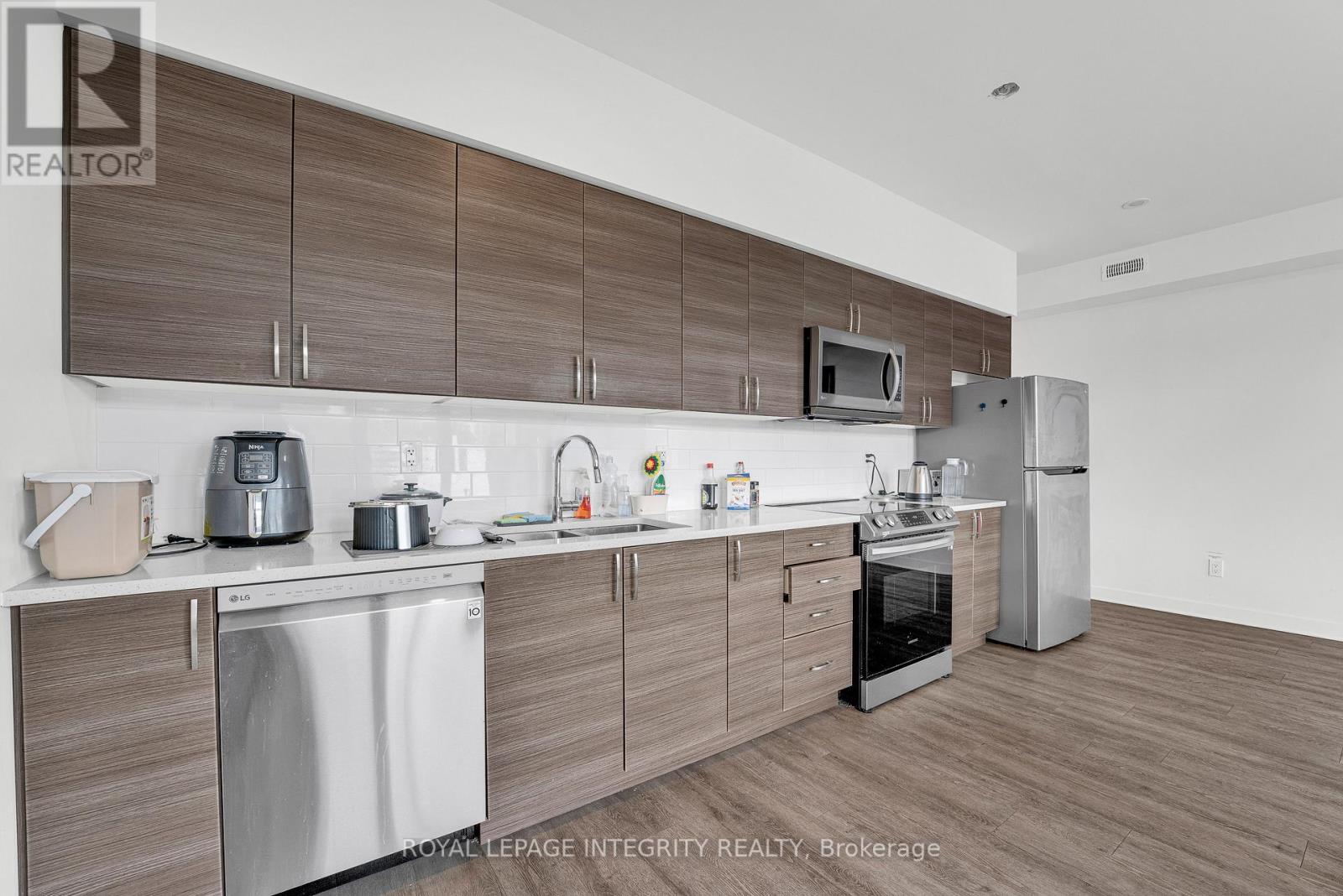 17 Bed, 10 Bath Multi-Family for Sale in Ottawa – 442 SUNNYSIDE AVENUE, Ottawa – MLS# X13172186 - Image 44