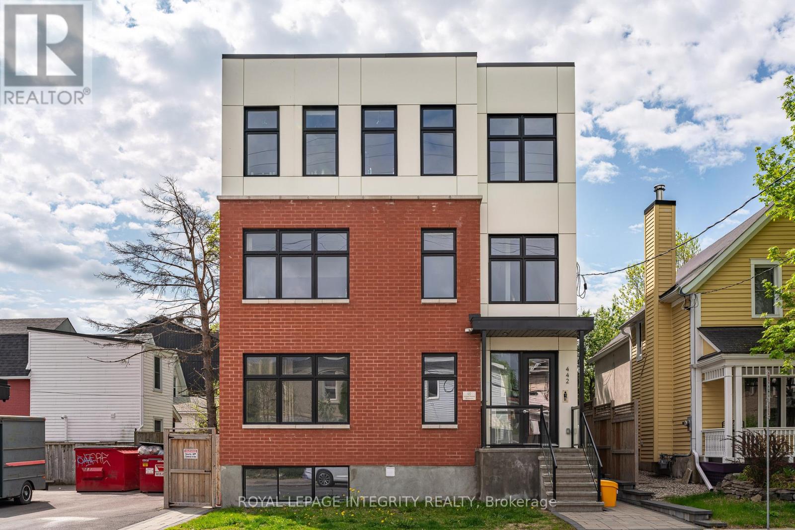 17 Bed, 10 Bath Multi-Family for Sale in Ottawa – 442 SUNNYSIDE AVENUE, Ottawa – MLS# X13172186 - Image 13