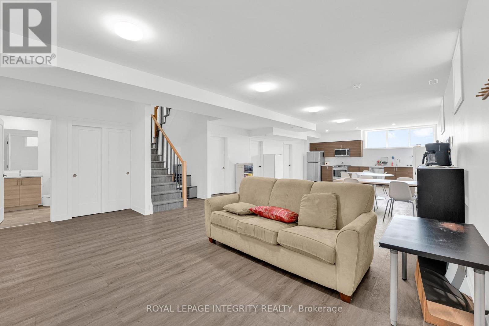 17 Bed, 10 Bath Multi-Family for Sale in Ottawa – 442 SUNNYSIDE AVENUE, Ottawa – MLS# X13172186 - Image 3