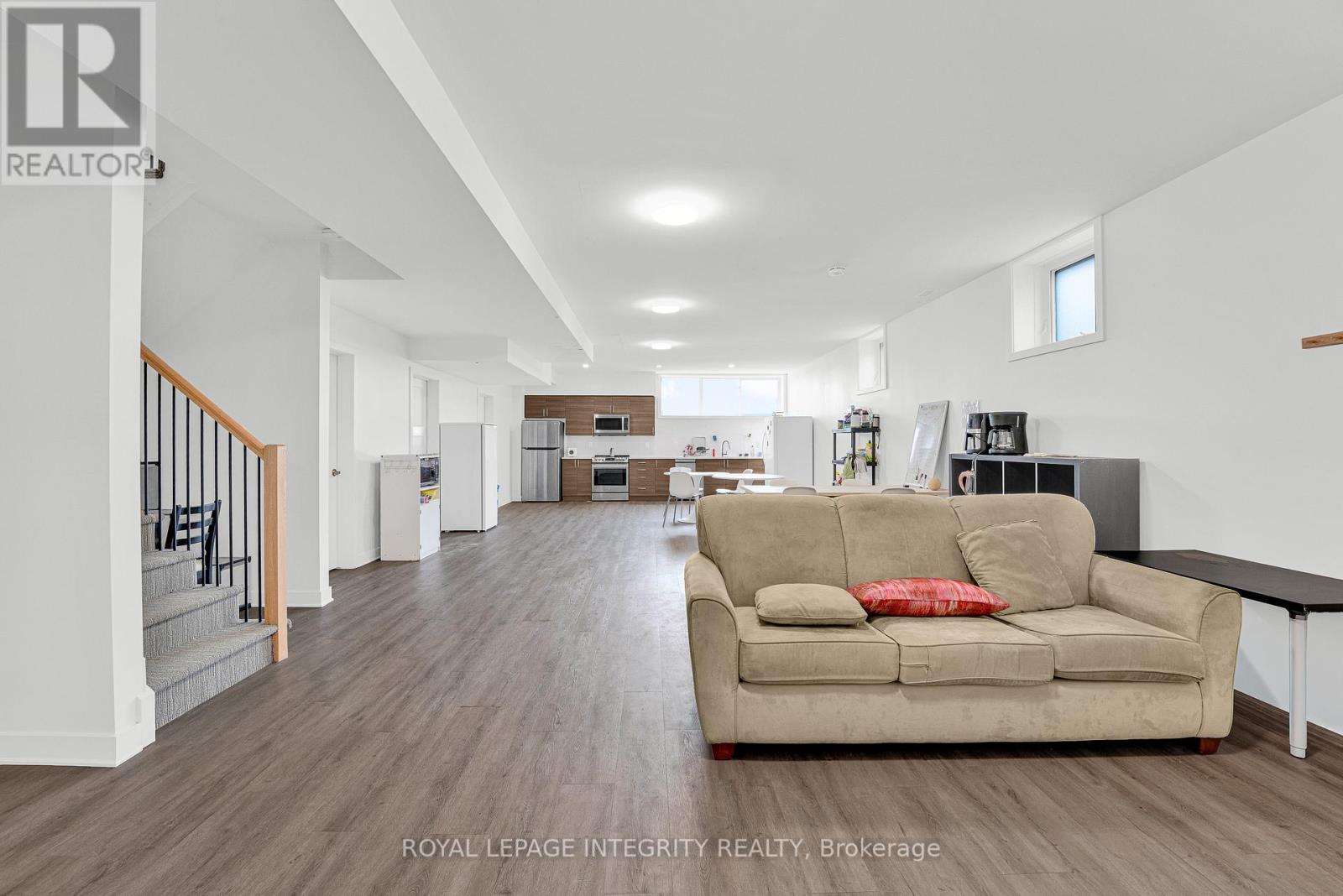 17 Bed, 10 Bath Multi-Family for Sale in Ottawa – 442 SUNNYSIDE AVENUE, Ottawa – MLS# X13172186 - Image 25