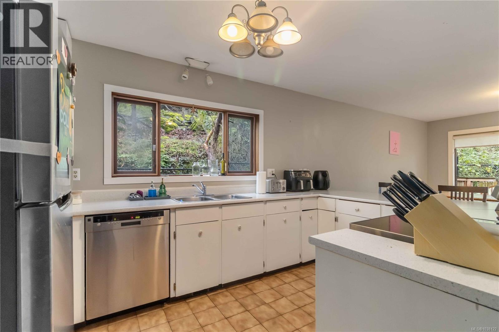  2753 Arbutus Road, Saanich