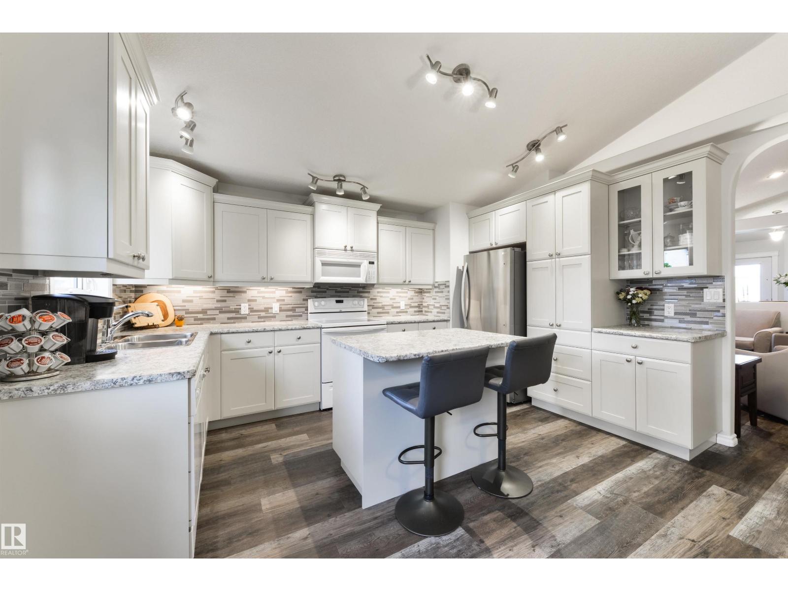 7 HARVARD PL — photo 11