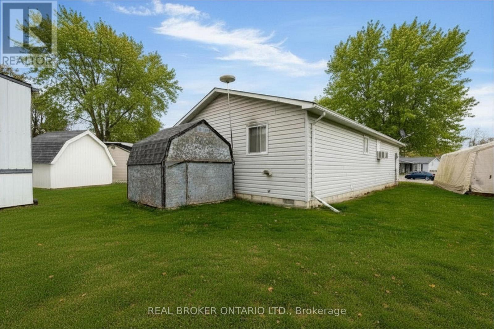8 MAPLE LEAF TERRACE - 26