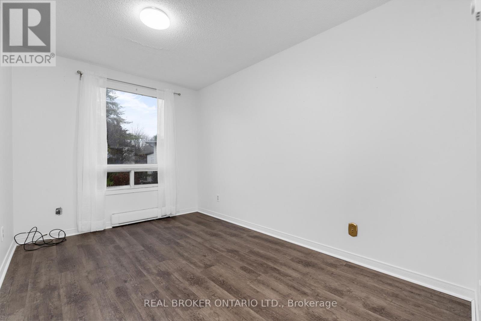8 MAPLE LEAF TERRACE - 22