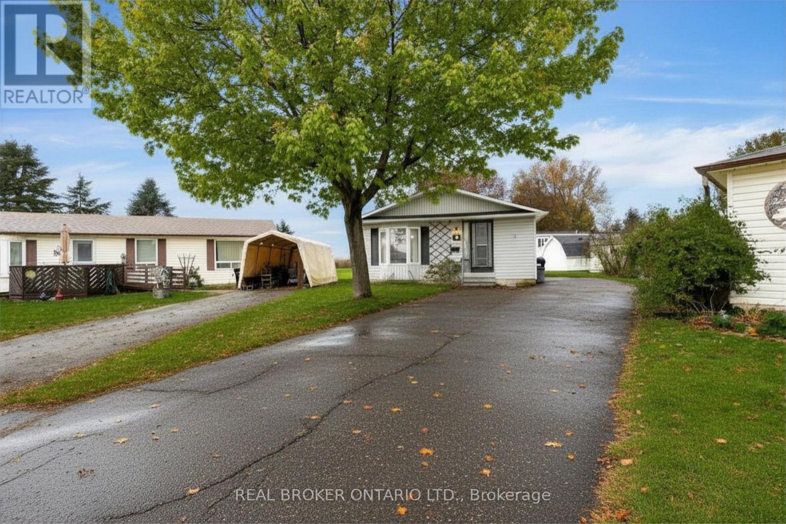 8 MAPLE LEAF TERRACE - 31
