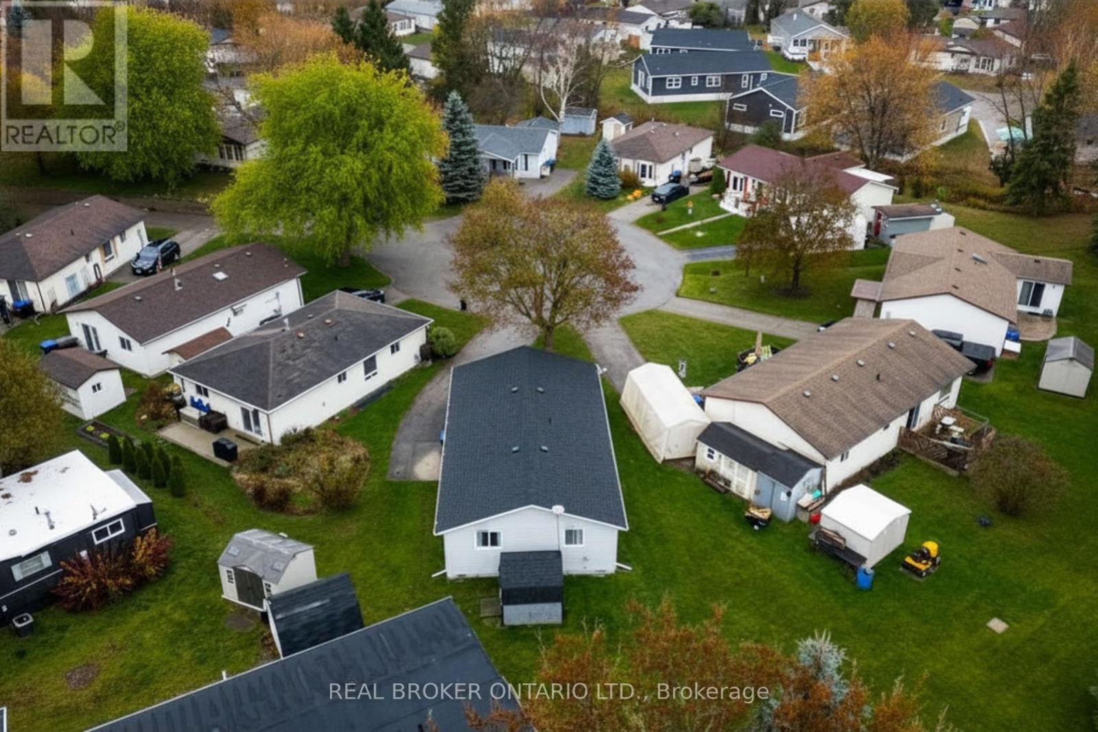 8 MAPLE LEAF TERRACE - 34