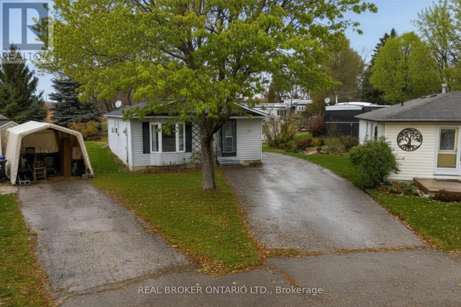 8 MAPLE LEAF TERRACE - 33