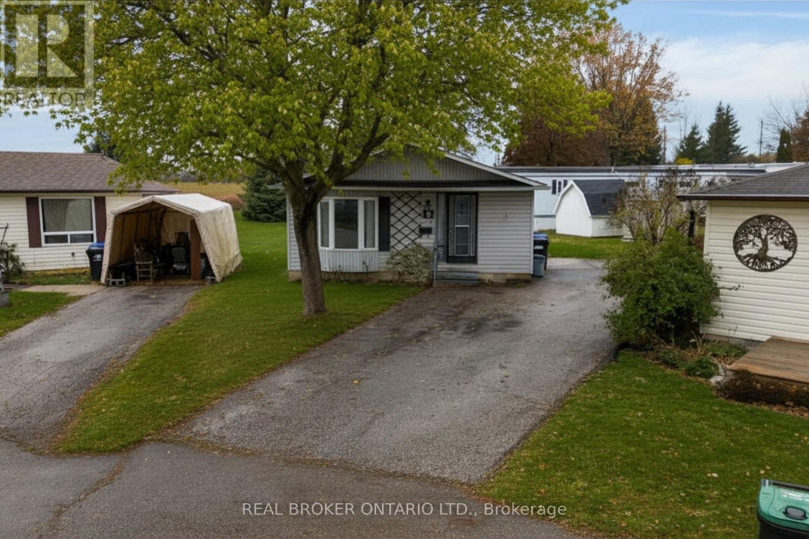 8 MAPLE LEAF TERRACE - 37