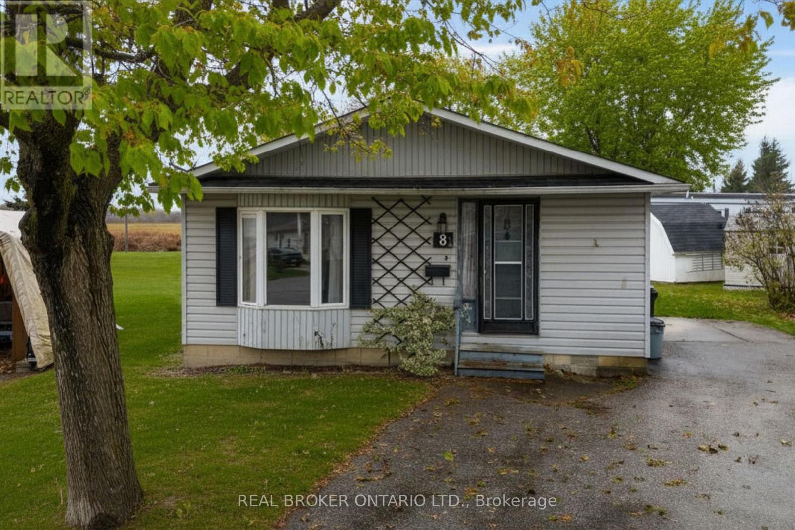 8 MAPLE LEAF TERRACE - 36