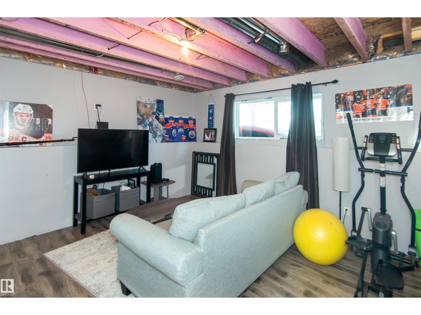 3731 44 AV — photo 20