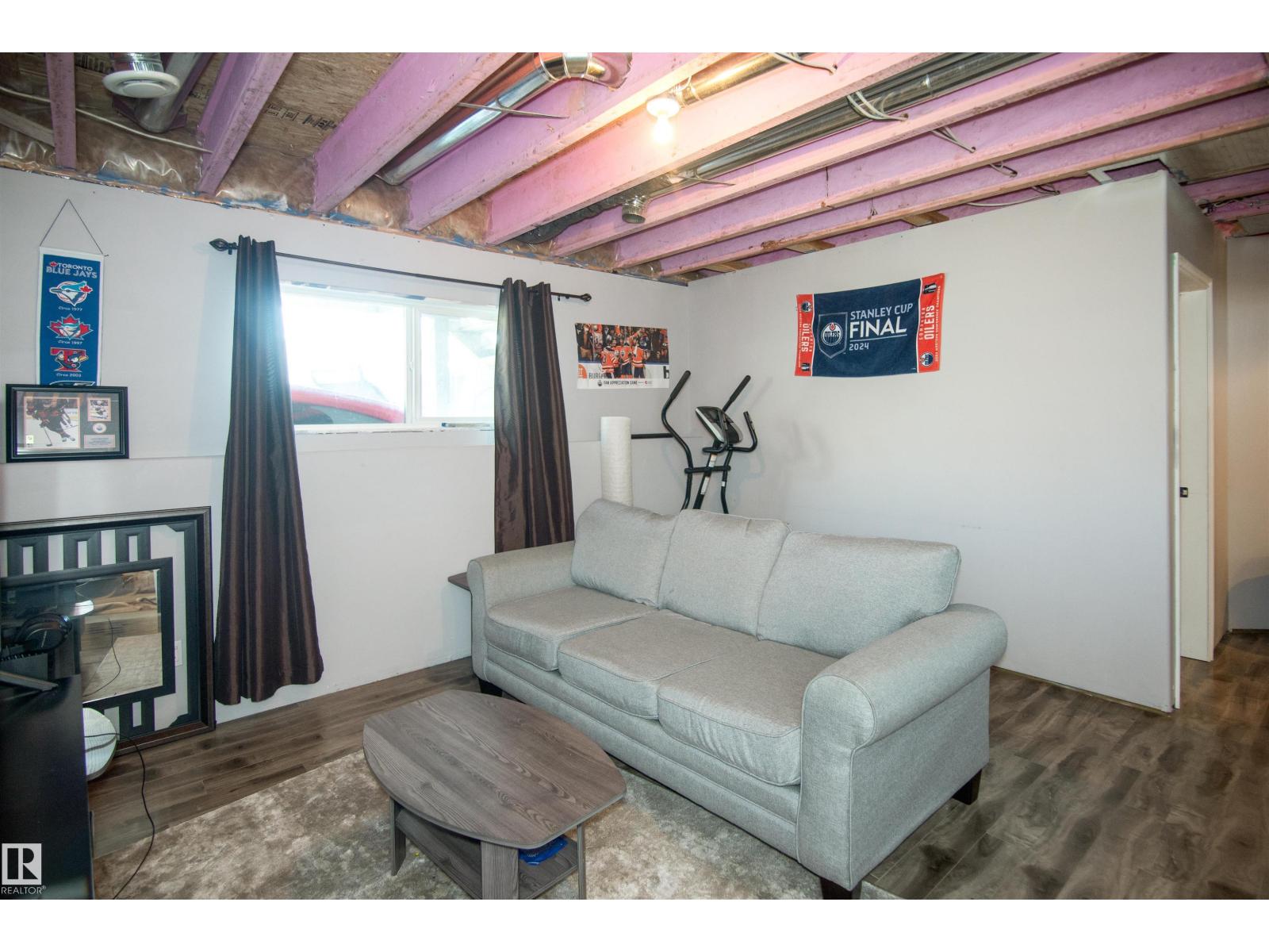 3731 44 AV — photo 21