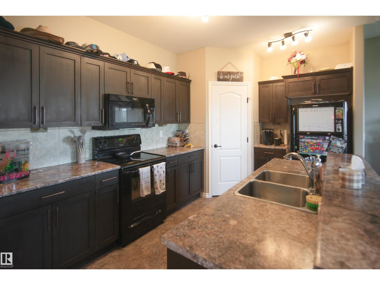 3731 44 AV — photo 8