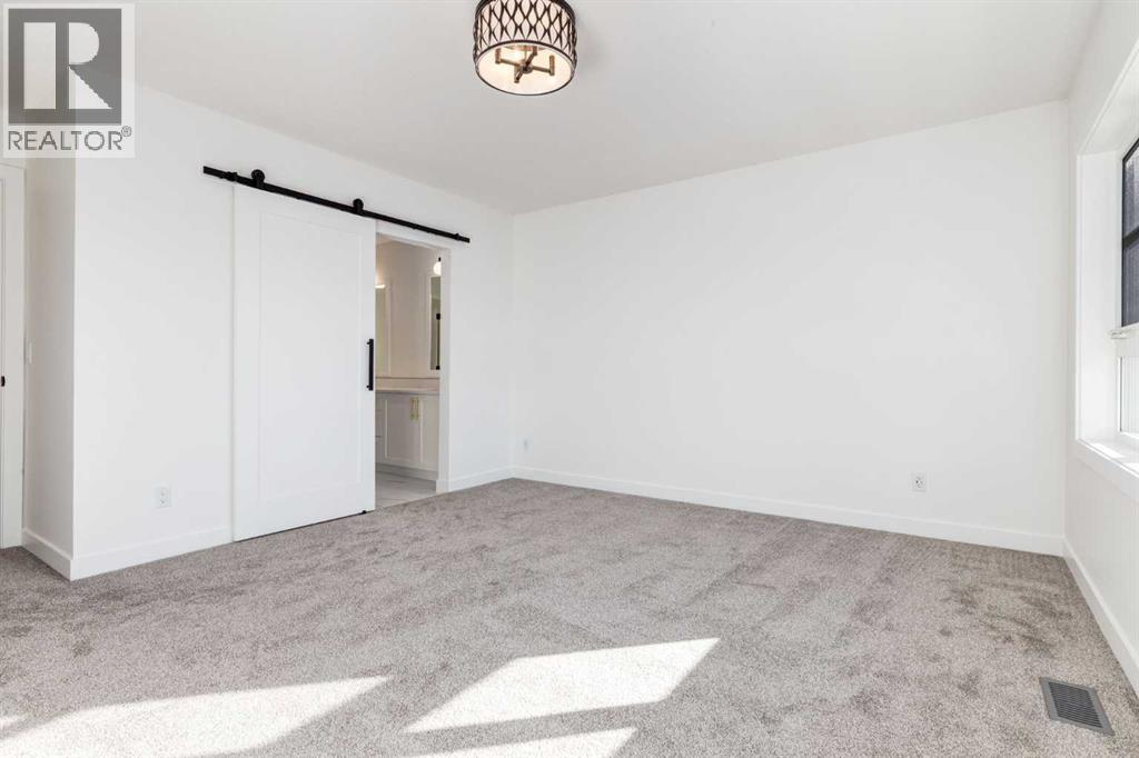 2520 21 Avenue SW - 21