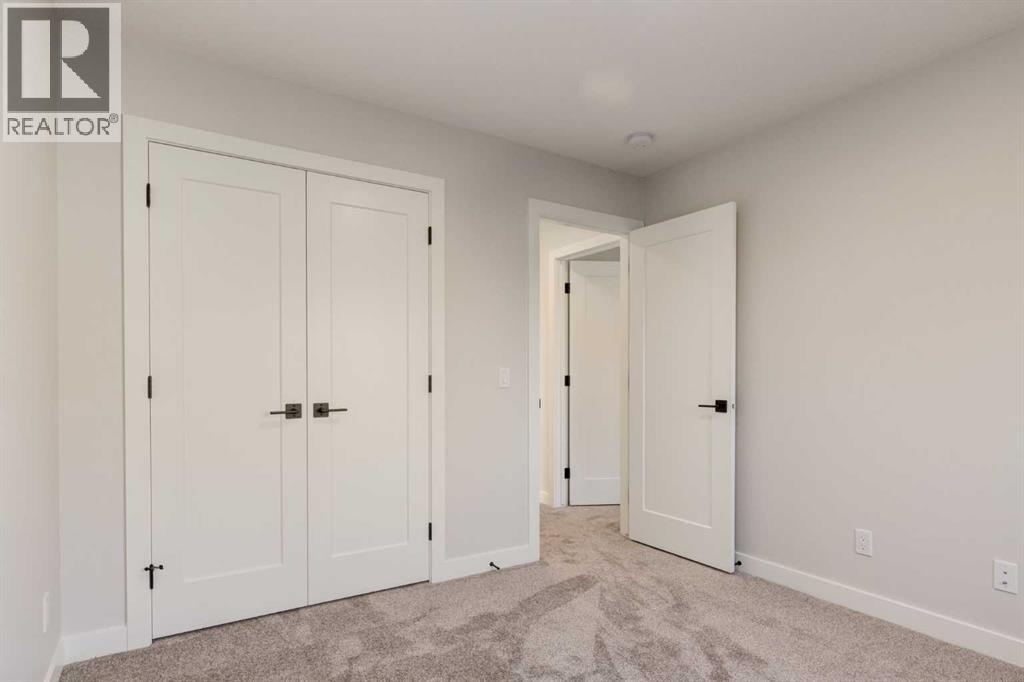 2516 21 Avenue SW - 16