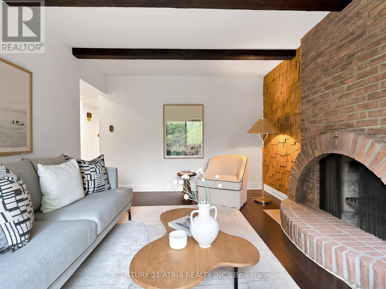 21 LONGBOW SQUARE - 11
