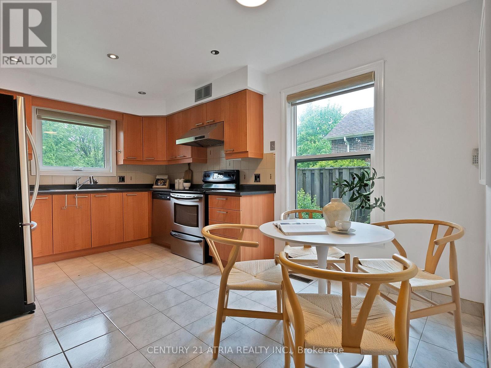 21 LONGBOW SQUARE - 15