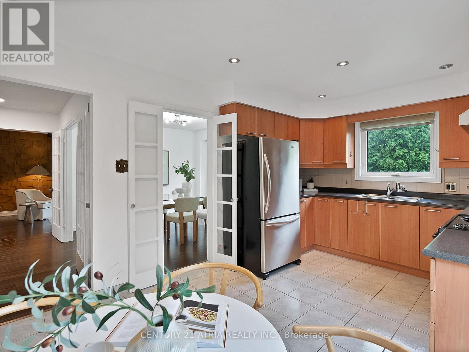 21 LONGBOW SQUARE - 16