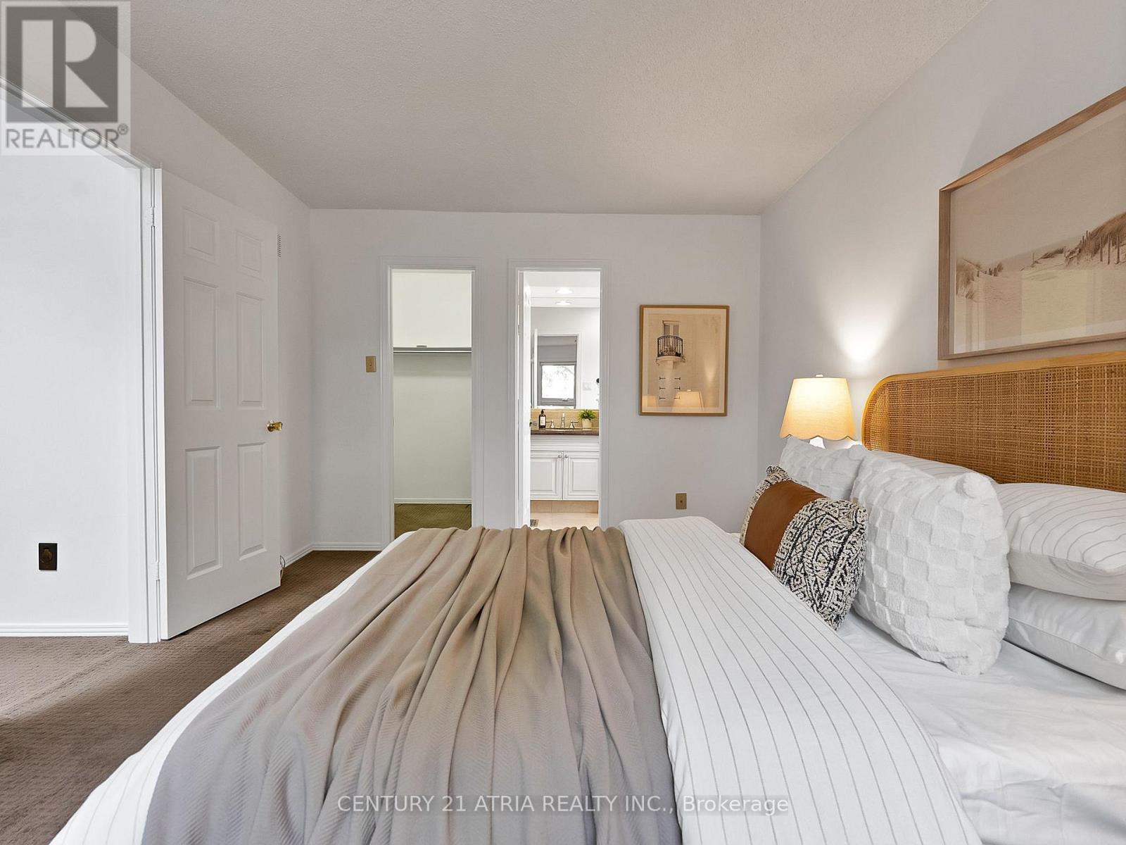 21 LONGBOW SQUARE - 21