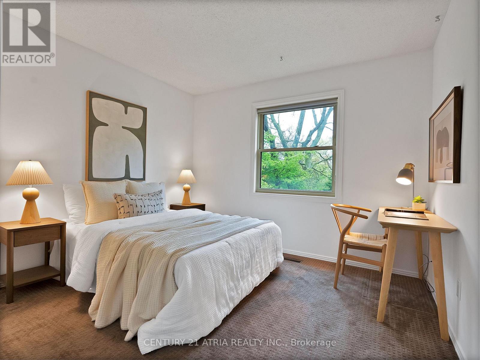 21 LONGBOW SQUARE - 26