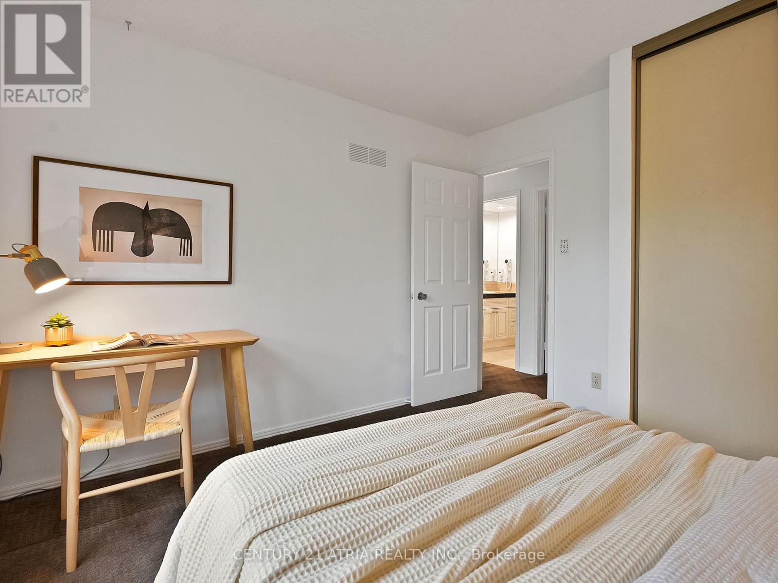 21 LONGBOW SQUARE - 27