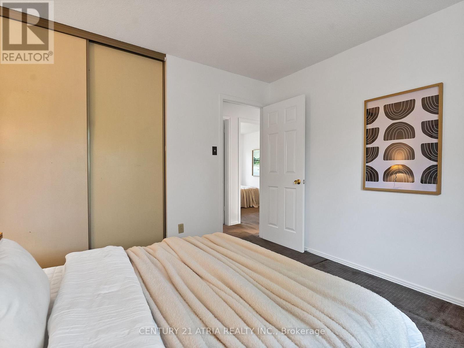 21 LONGBOW SQUARE - 28