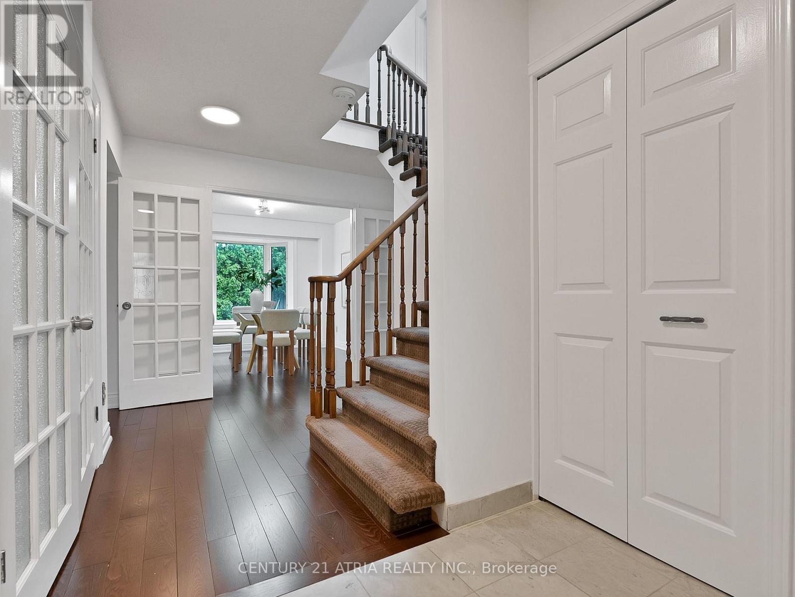 21 LONGBOW SQUARE - 3