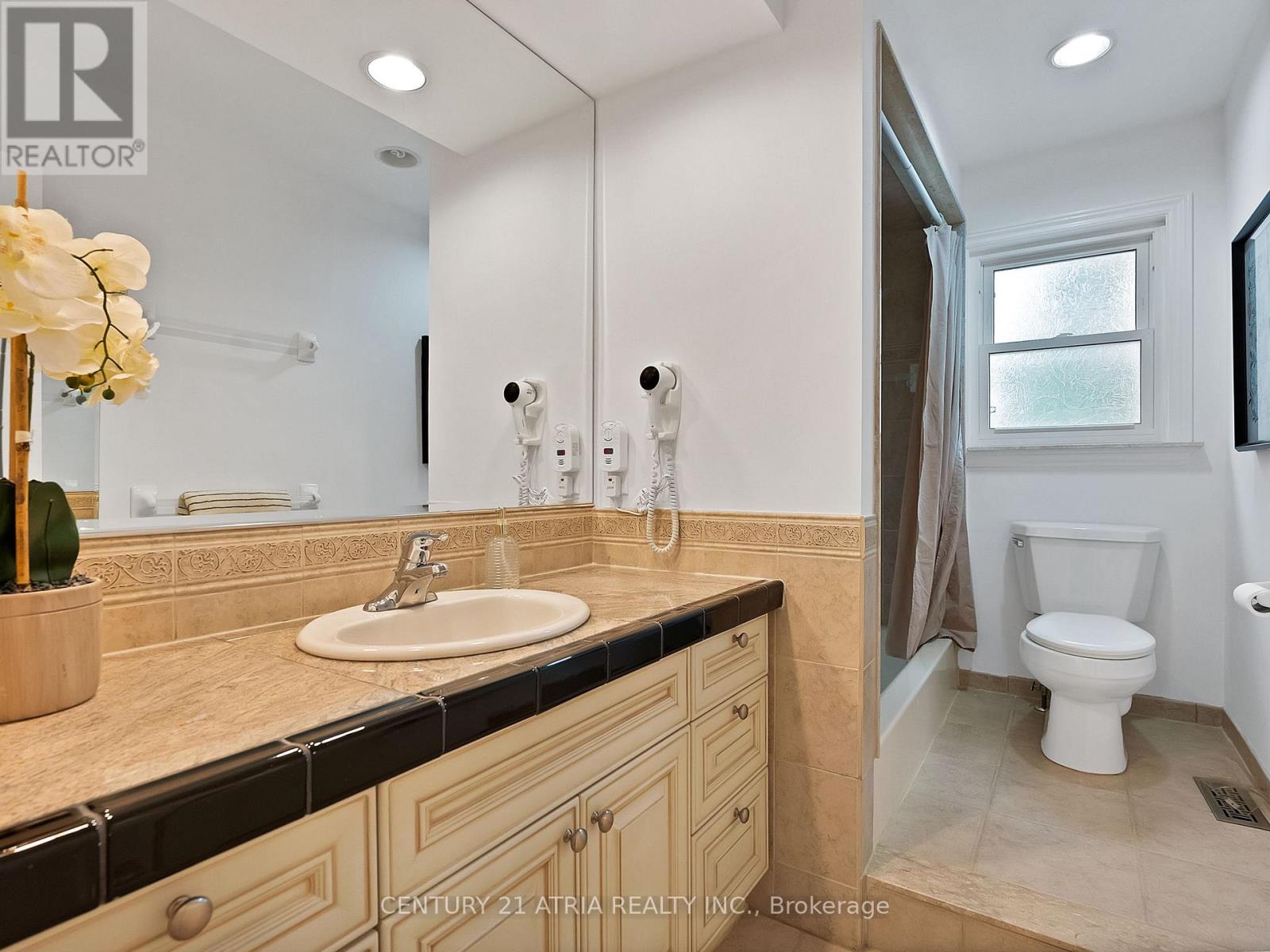 21 LONGBOW SQUARE - 30