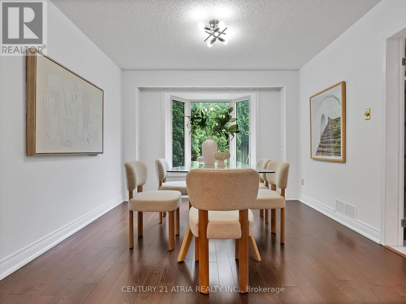 21 LONGBOW SQUARE - 5