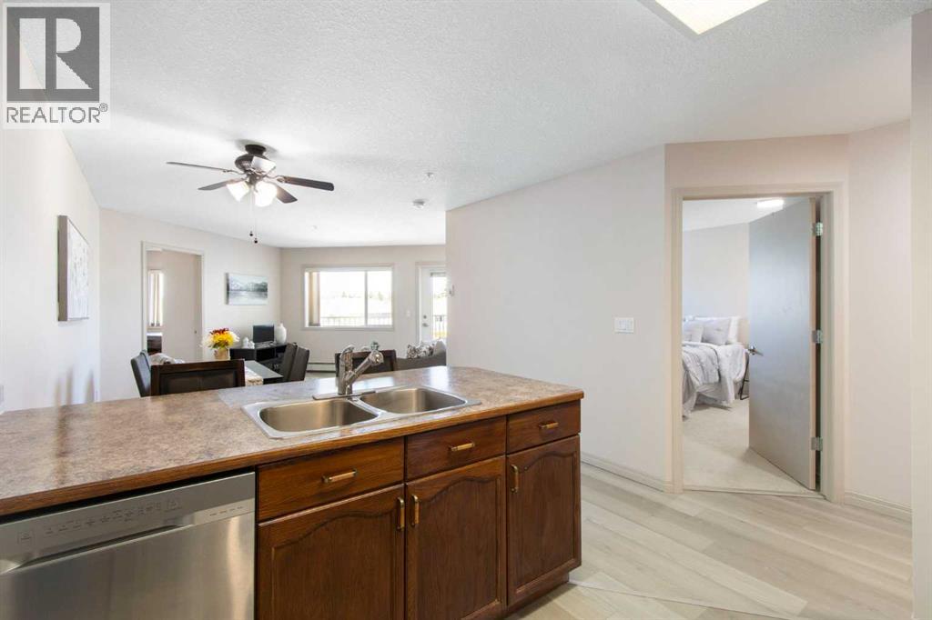 #210 3 Parklane Way - Image 3