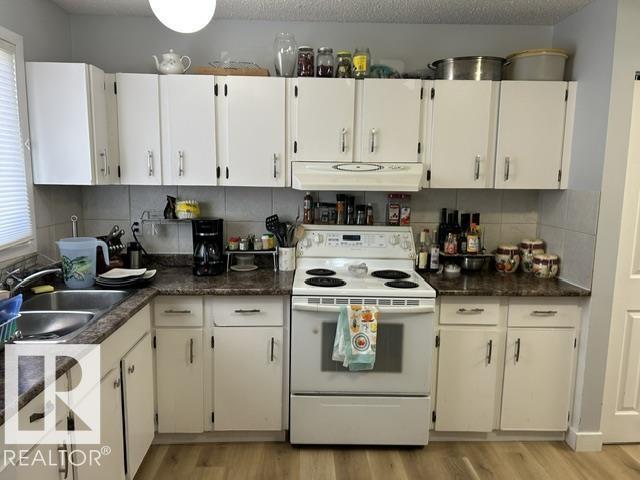 51 Mcleod PL NW - 2