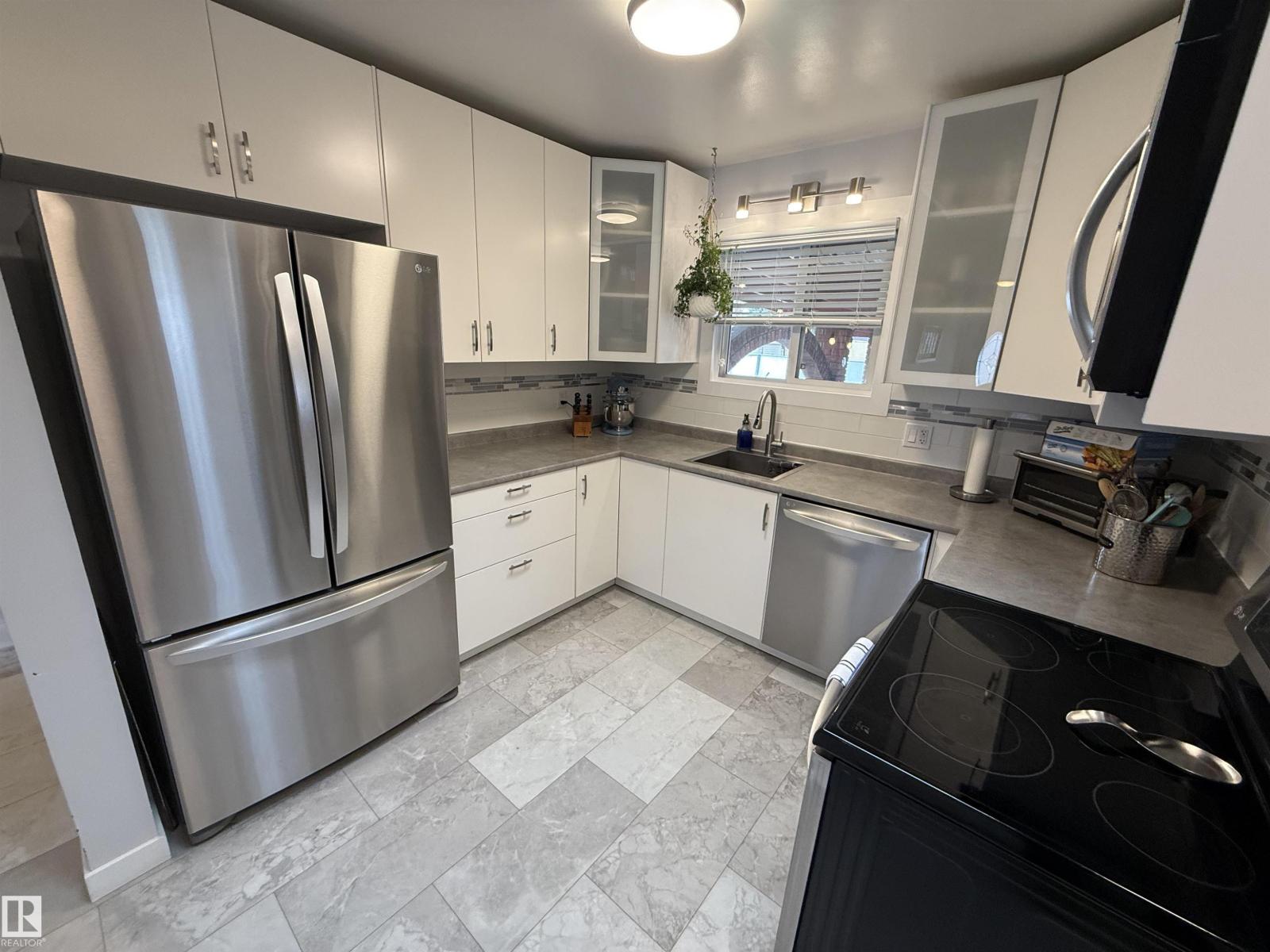 11948 132 ST NW - 8