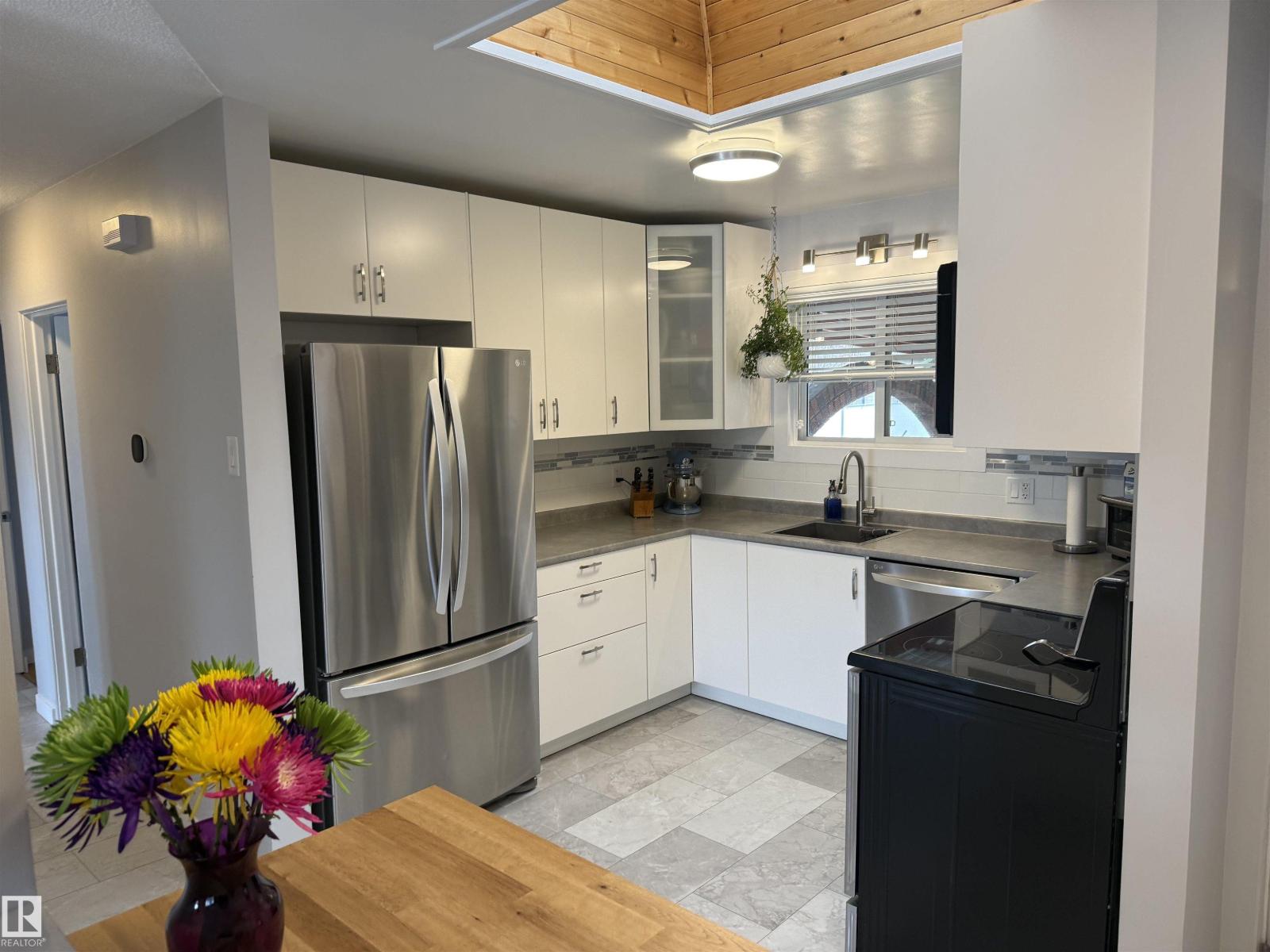 11948 132 ST NW - 11