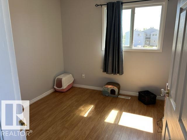 51 Mcleod PL NW - 5