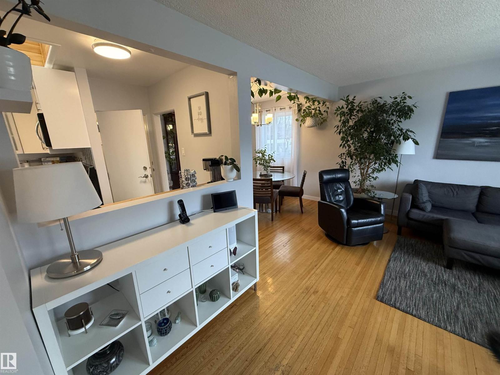 11948 132 ST NW - 5