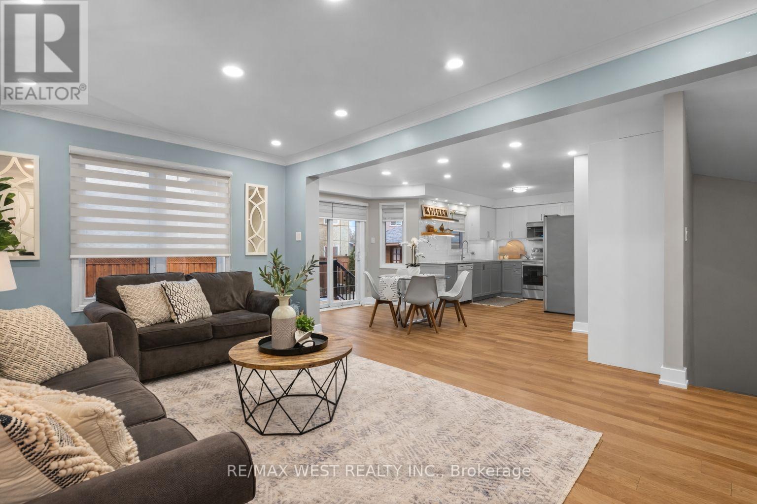 12 BERRYDOWN DRIVE - 12