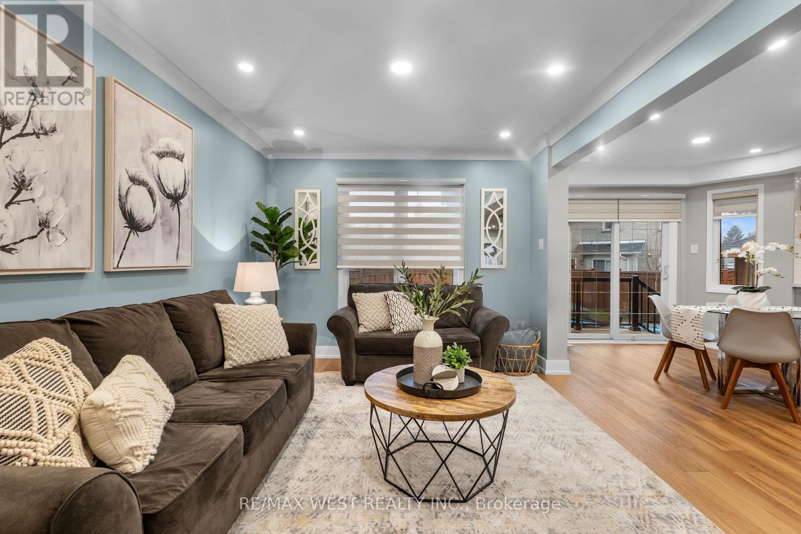 12 BERRYDOWN DRIVE - 14