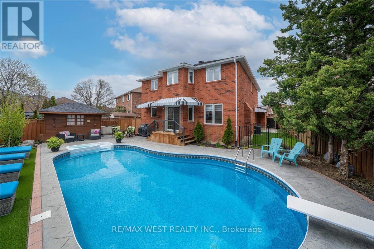 12 BERRYDOWN DRIVE - 40