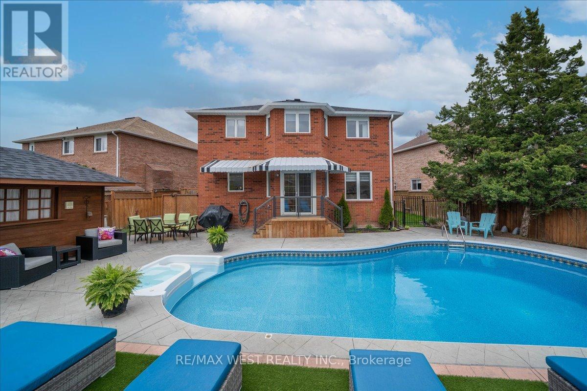 12 BERRYDOWN DRIVE - 43