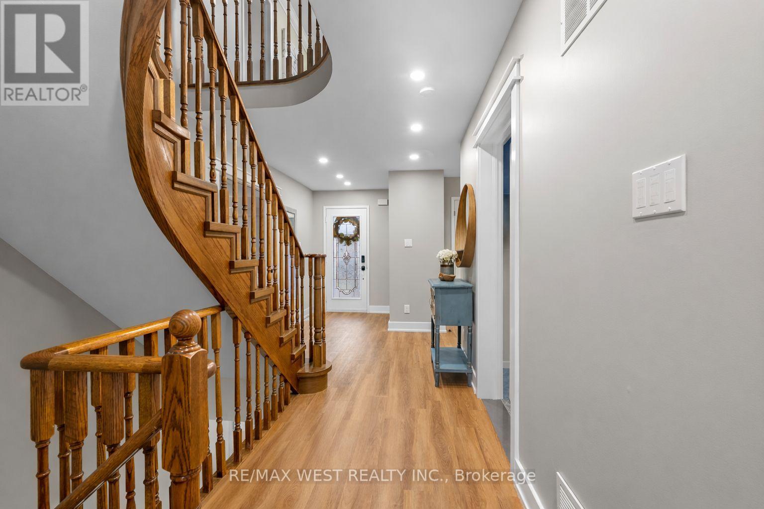 12 BERRYDOWN DRIVE - 8