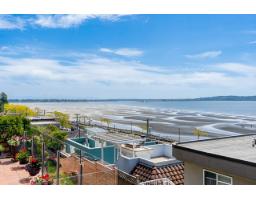 15410 Victoria Avenue, White Rock, BC V4B1H3 Photo 29