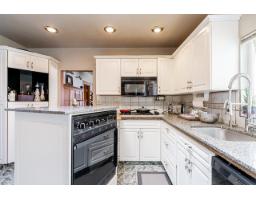 15410 Victoria Avenue, White Rock, BC V4B1H3 Photo 8