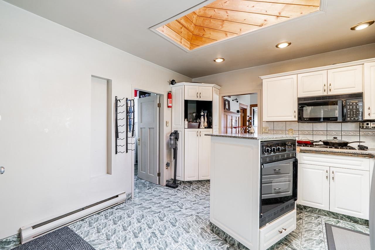 15410 VICTORIA AVENUE, White Rock
