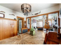 15410 Victoria Avenue, White Rock, BC V4B1H3 Photo 11