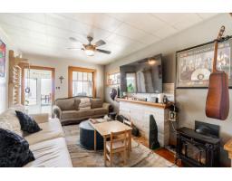 15410 Victoria Avenue, White Rock, BC V4B1H3 Photo 13