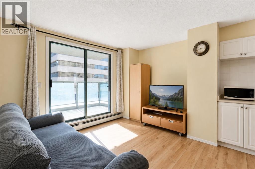 #318 1111 6 Avenue SW - 4