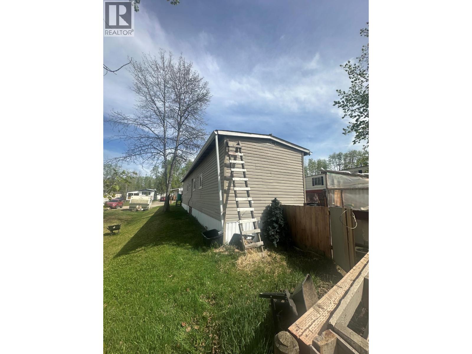 5229 44 Street SE - 12