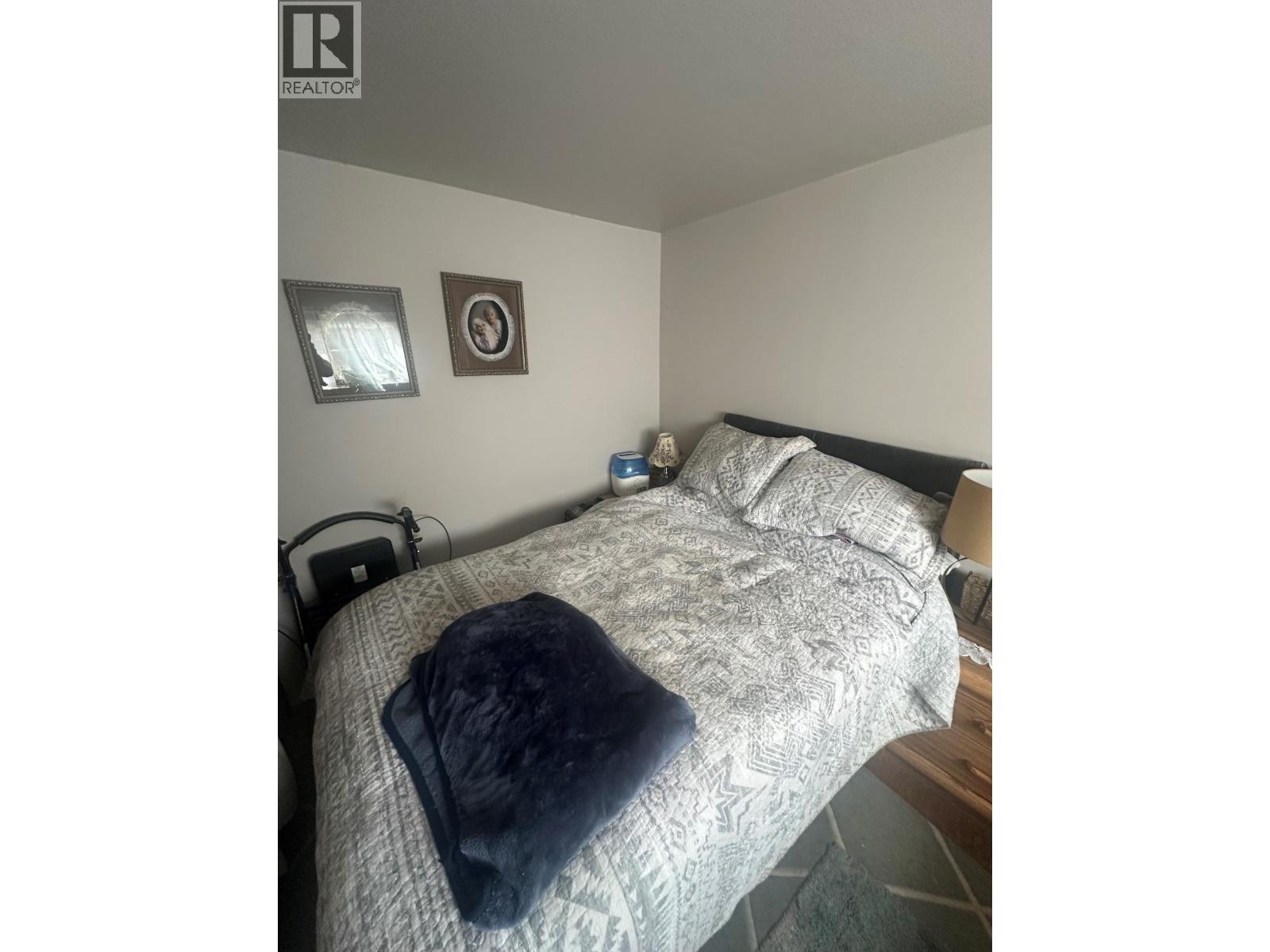 5229 44 Street SE - 9