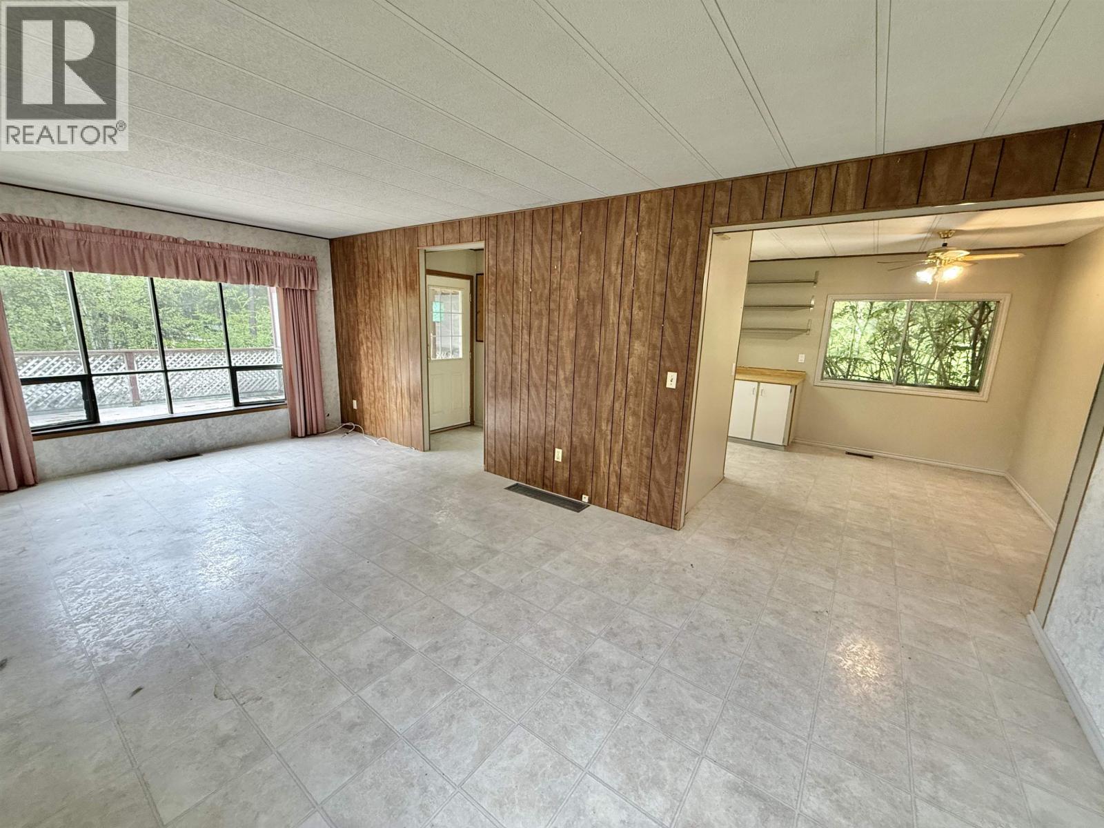 3813 LOLOFF CRESCENT - 10