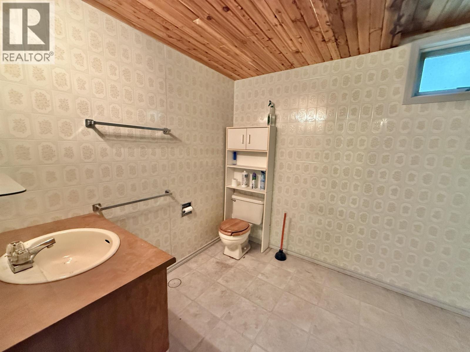 3813 LOLOFF CRESCENT - 25