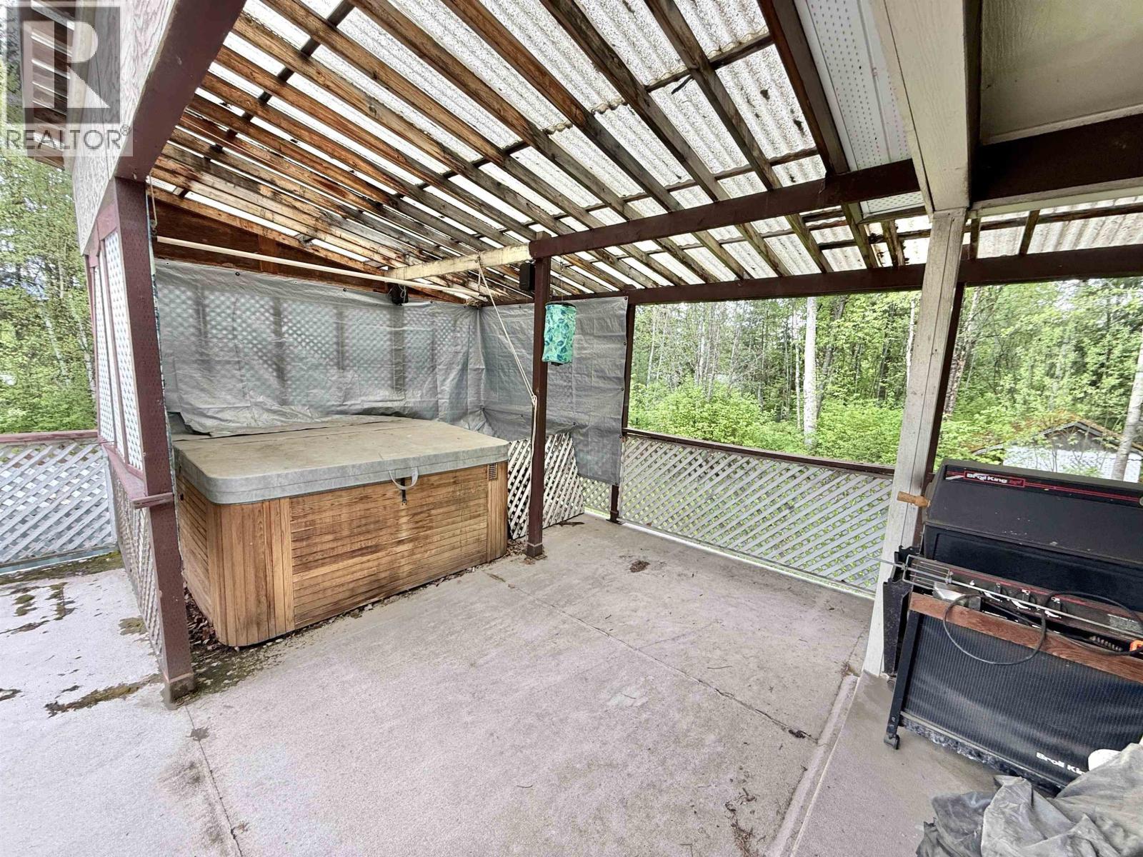 3813 LOLOFF CRESCENT - 32